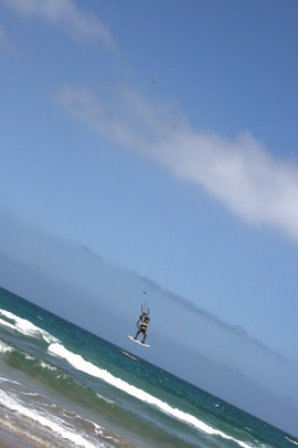 Kiteboard, envol à Famara