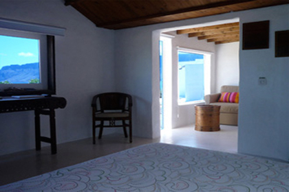 Lanzarote, Casa Dominique: salone con vista su mare